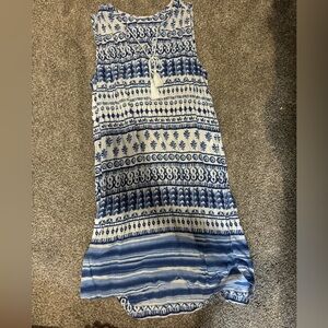 Girls size small beach cover up. Fits like a size 10.